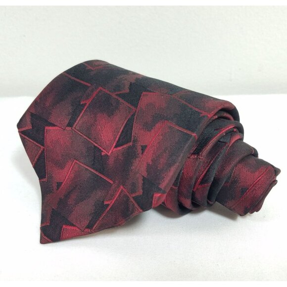 Murano Mens Tie Italia Silk Tie Red Black Geometric Design 58" Long Made in USA - Picture 6 of 6
